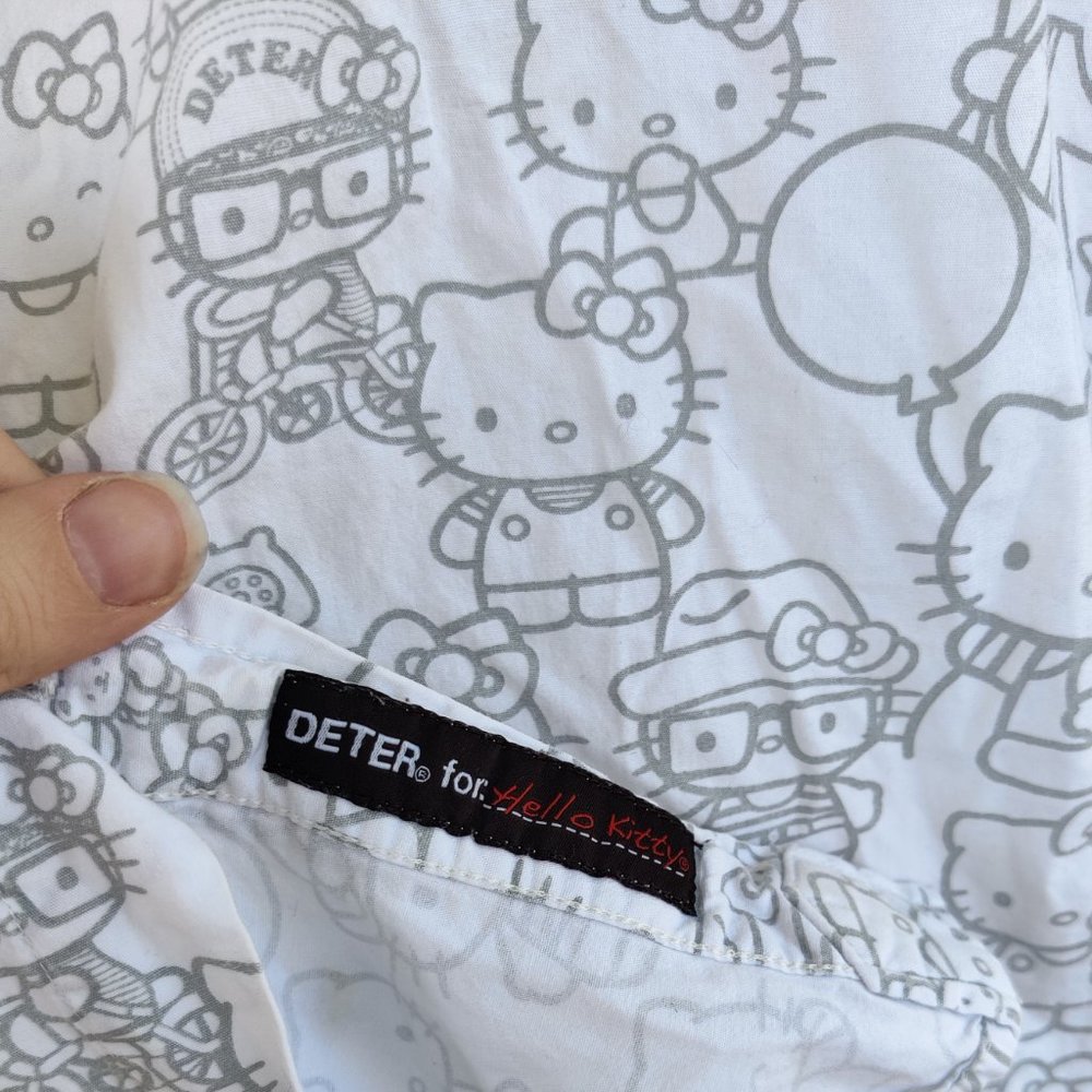 Deter XS Men's Hello Kitty White Gray Button Down Collared Shirt Kawaii Pastel - Picture 6 of 8